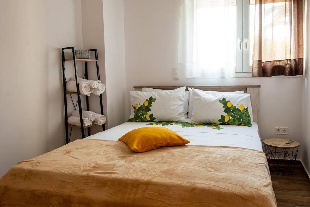 Lemon Garden Stylish Private Apartment Kalamata Exterior foto