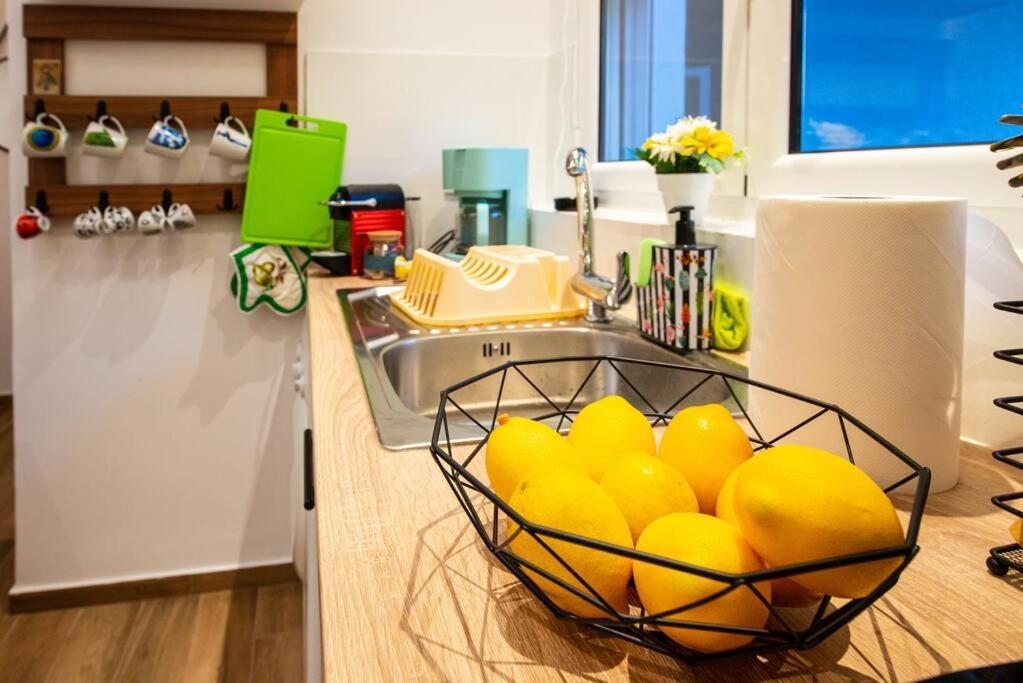 Lemon Garden Stylish Private Apartment Kalamata Exterior foto