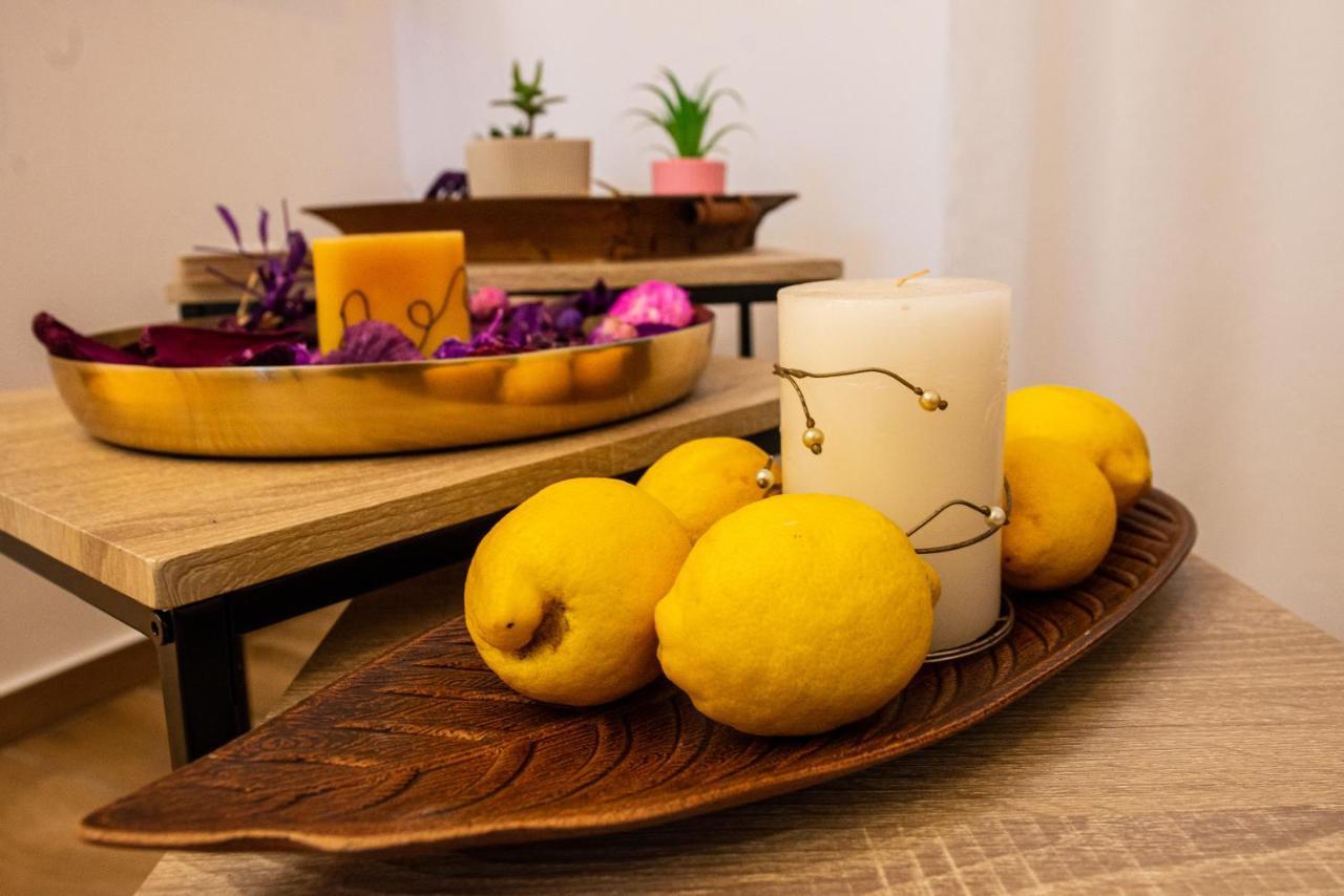 Lemon Garden Stylish Private Apartment Kalamata Exterior foto